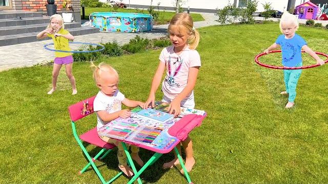 СОФУНЬЯ ШАЛУНЬЯ - СОФИЯ СОБИРАЕТ СЕСТРУ В ШКОЛУ.