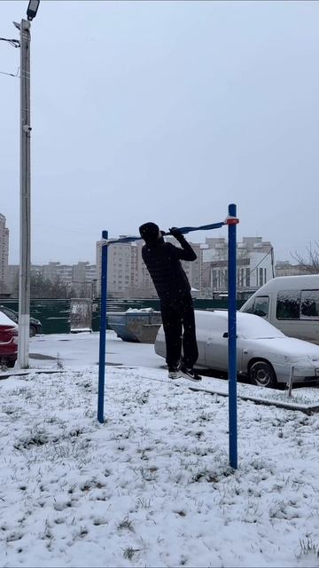 #Дисциплина - день 21

Доброе утро! 😃 
⚡️Погнали, уснул в 22:20, проснулся в 5:40✊🏽