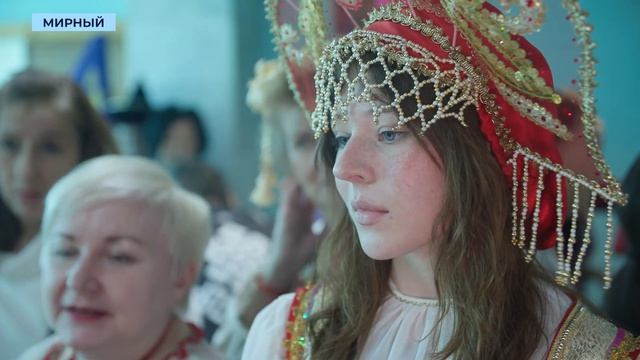 Ароматы пахлавы и шашлыка привлекли мирнинцев на фестиваль «Древо поколений»