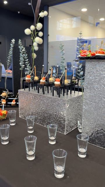 Фуршет на презентации автобренда Exeed , апрель 2026 — часть 1