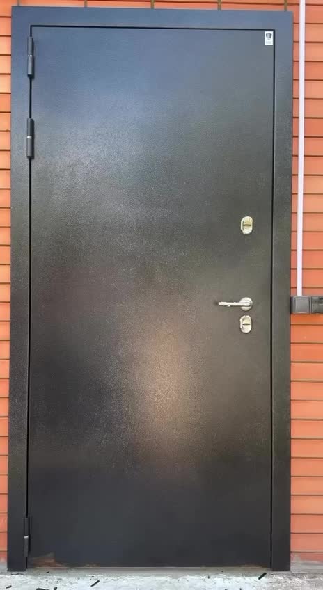 Хотите обновить дверь, но не хотите менять её? Это как надеть новый пиджак на старый костюм — ино...