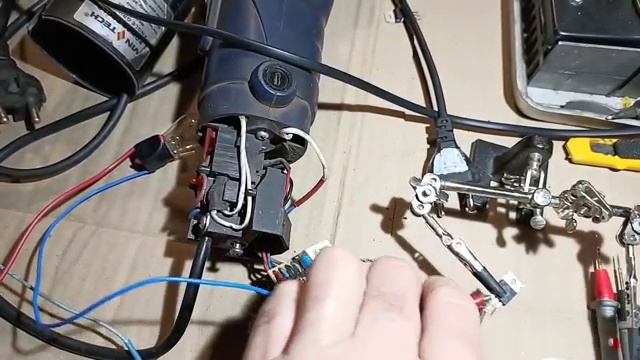 69. Как найти причину поломки и починить регулятор оборотов болгарки Wintech WAG 125NF [get.gt]