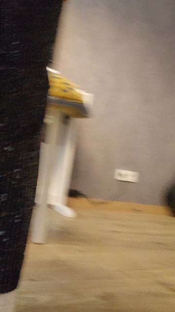 Подбираю одежду.