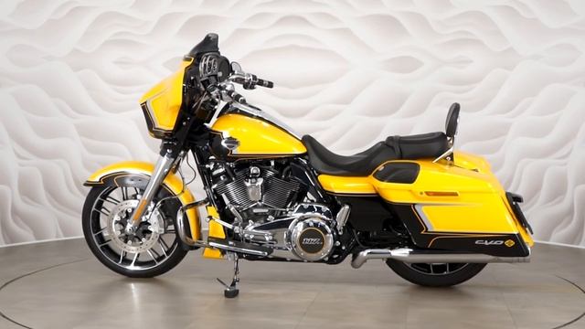Harley-Davidson CVO Street Glide vin 5HD1PXL55NS955265