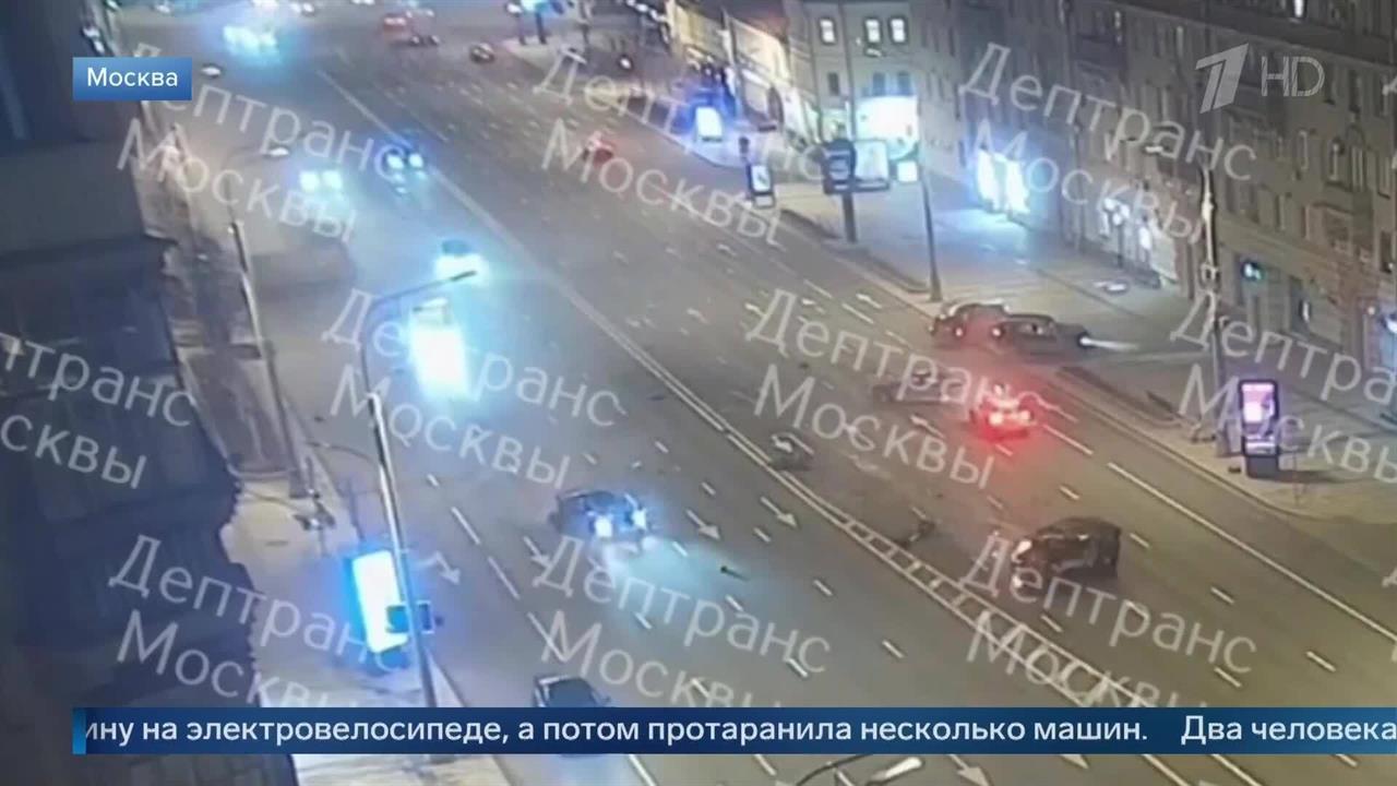 Опубликованы кадры массового ДТП на Садовом кольце