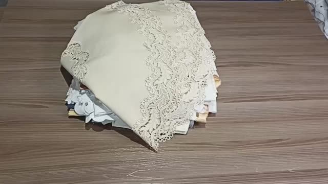 Лот 2660 Скатерти салфетки Германия 1010₽-кг 6,9 кг 46 ед