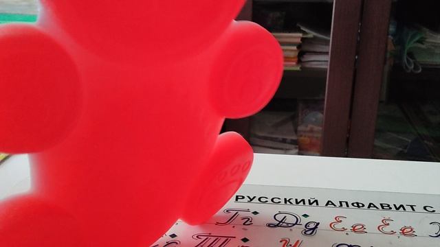 Валера офигел от воздушного шара! Нажимаем и 
он летает🤯 История про меня и его