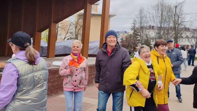 19 апреля.Я приду к тебе с цветами....