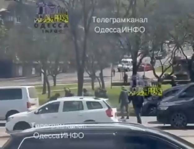 😱⚡⚡⚡Переодетые в СБУ? По всей Одессе уничтожают ТЦК