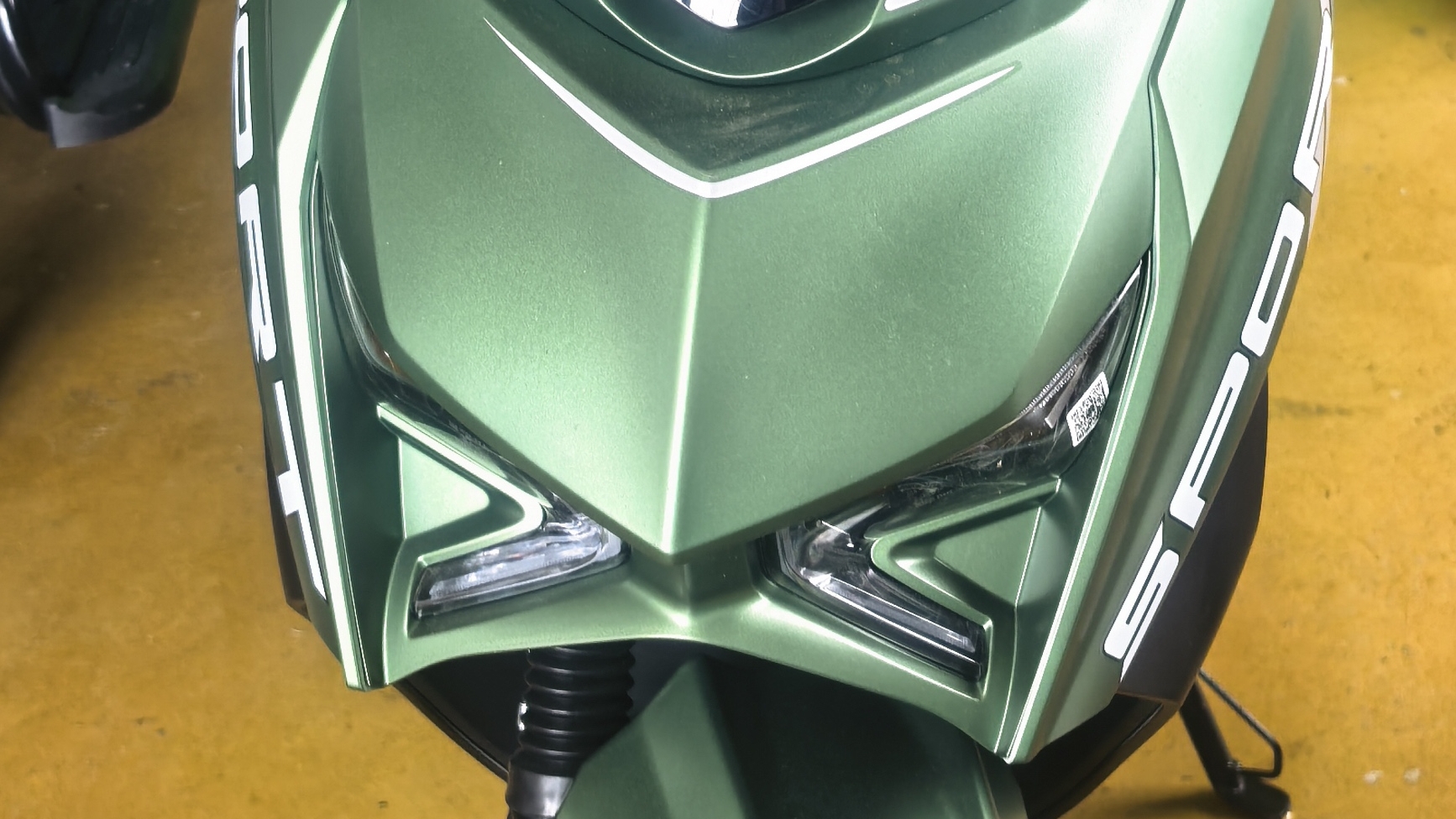 А кто это? А это скутер!