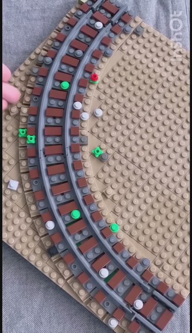 Железная дорога из Лего из того что есть Lego