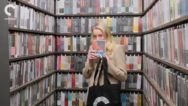 Elisabeth Mosss Closet Picks