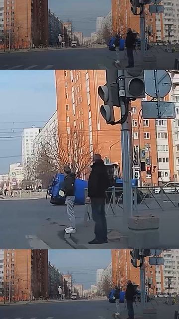 Синий трактор приехал!