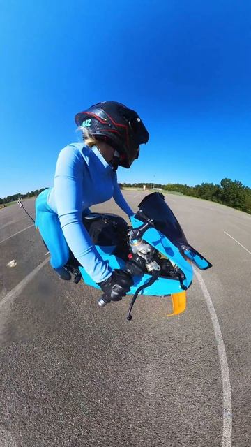 Катя Алмаз мото девушка на Дукати Ламборгини