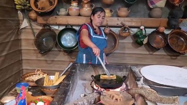 Готовим богатые бобы хуарачи и сопровождаем их чоризо