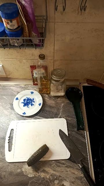 Как вкусно нарезать солёные огурцы?