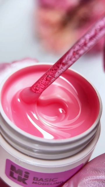 🤩Приехала посылочка с Milk Basic Gel — базой, топом и моделирующими гелями.

И главное: одна баночка