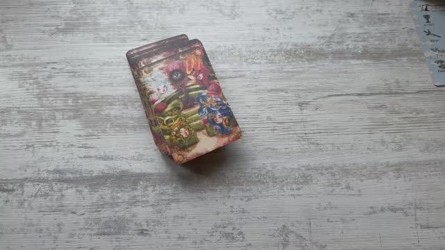 в чем вы ошибаетесь относительно него? таро расклад