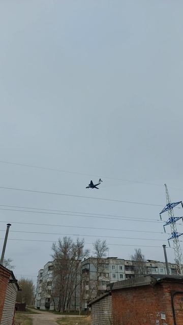 Хорошо летит железная птица