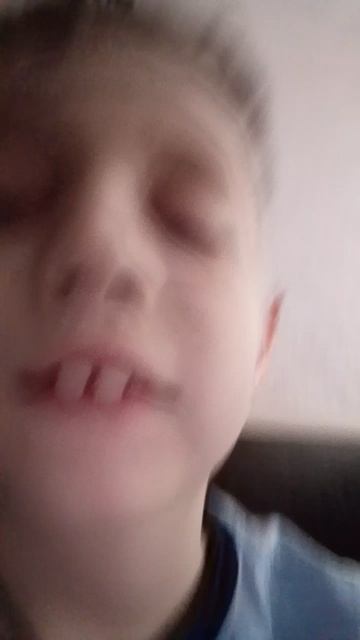 первое видео📹 (серый)