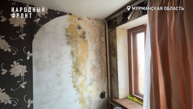 Верхние этажи жилого дома на улице Володарского заливает из-за дырявой кровли