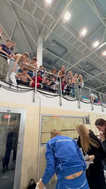 Автограф-сессия Евгении Чикуновой и осадки шапочек от маленьких болельщиков❤️👍