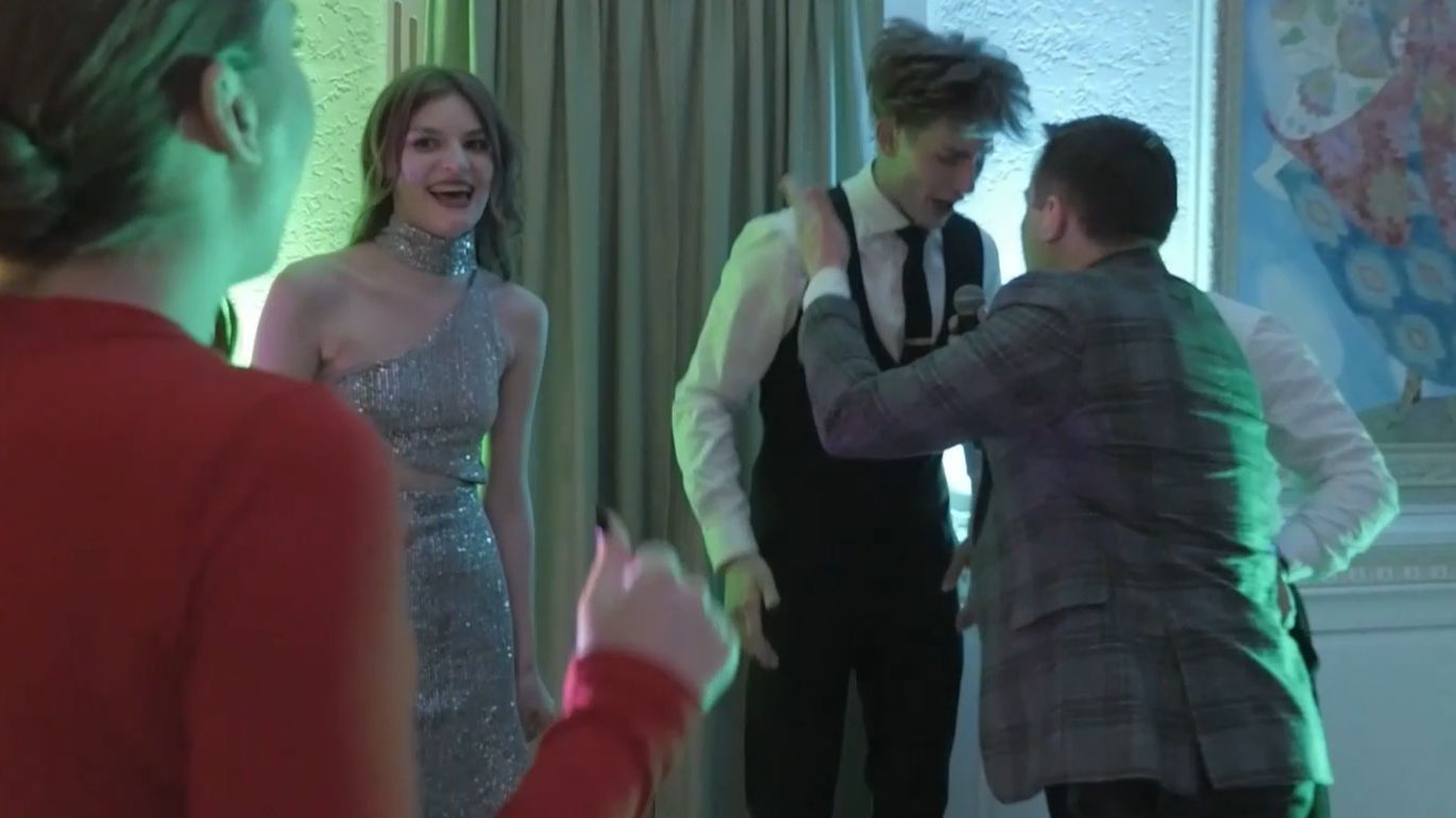 Выпускные вечеринки. Ведущий для выпускников и родителей. Поем и зажигаем. Выпускной 2026 Казань.