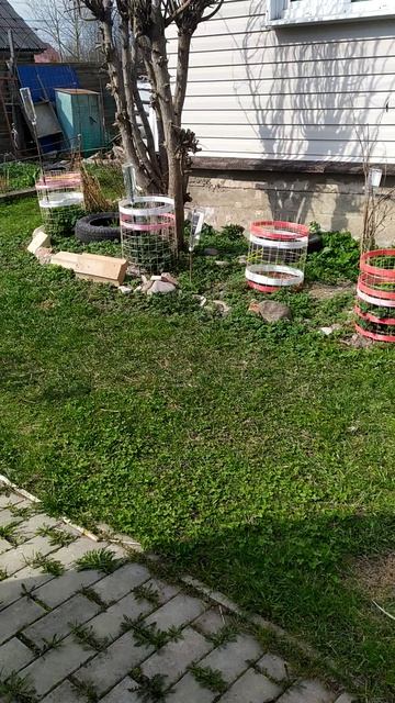 Ограждение для поддержки цветов