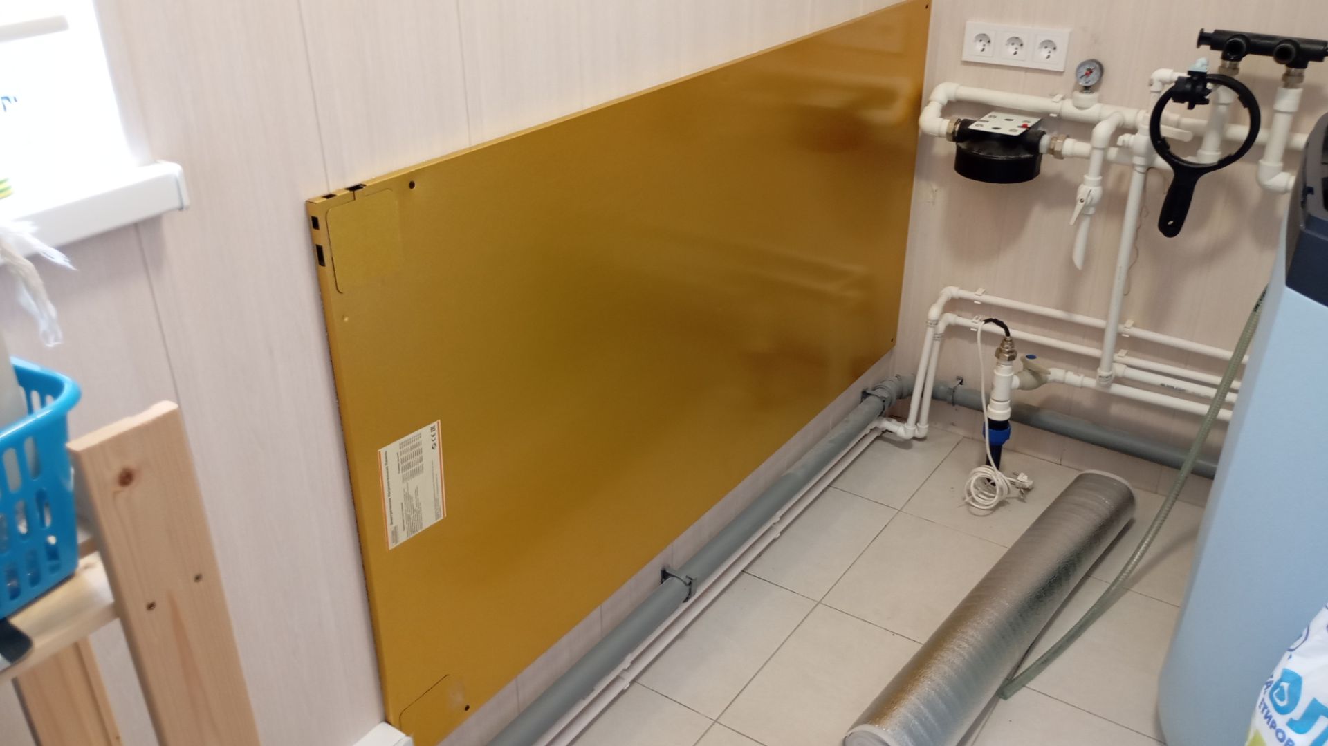 Утепление боллерной нагревательная плита Hotpanel на стену