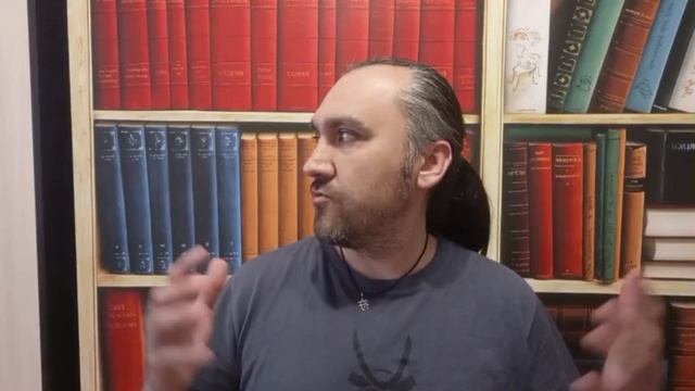 Плохо сплю в комнате . Кто-то душит в квартире. Хочу сбежать из дома. Чувствую присутствие кого-то