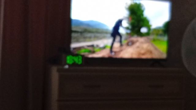 смотрим видео с любимым блогером