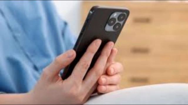 Россияне за границей остались без доступа к банковским приложениям