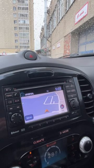 Nissan Juke Кроссовер 1.5 CVT 2012г