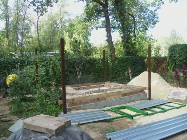 Сварил людям каркас беседки .