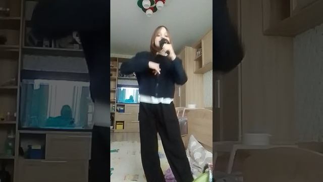 Показываю Полину