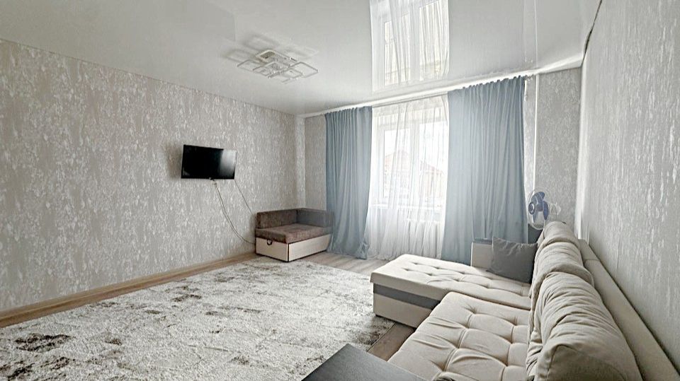 Уютная однокомнатная квартира 36 кв.м. с ремонтом. Краснодарский край, город Армавир.