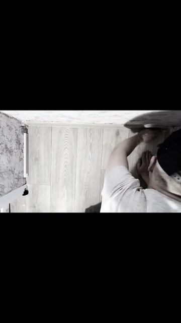 Всем Мира! Очередная нарезка о том, как продвигается у меня ремонт🪚🪛🔨
На фоне играет музыка🎶, котору