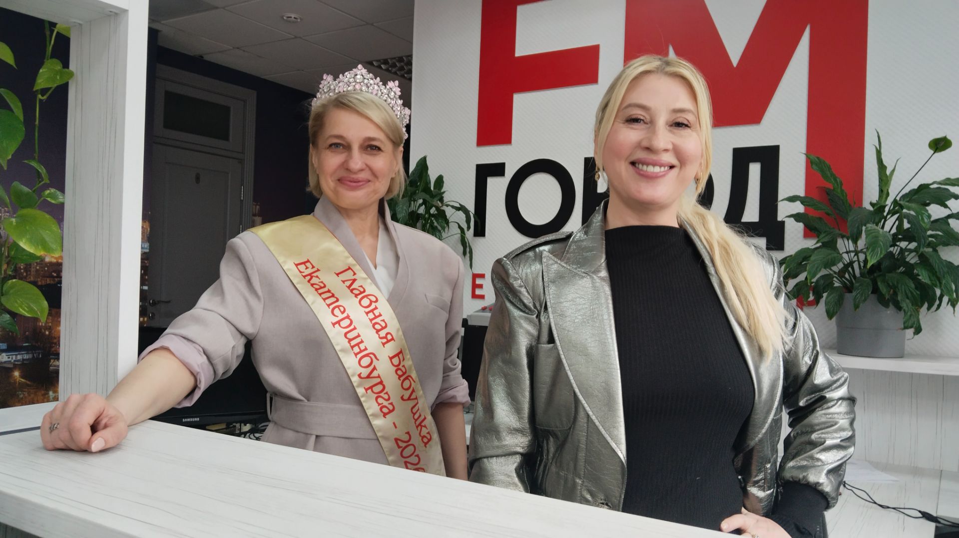 «У нас сейчас новый движ: составом бабушек мы собираемся на регату, на …» - Елена Анферова.