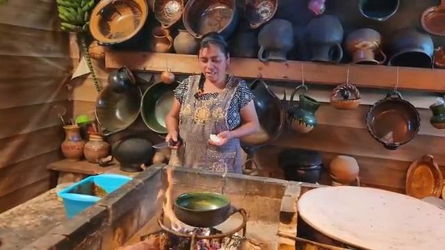 Сегодня я готовлю богатые красные энчиладас, чтобы насладиться ими со своей семьей