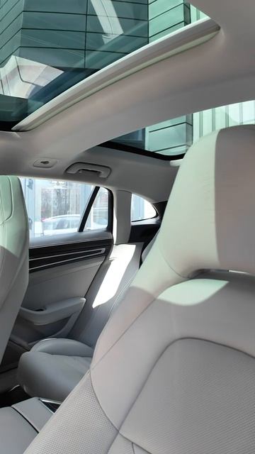 Porshe Panamera 4 2019 серый