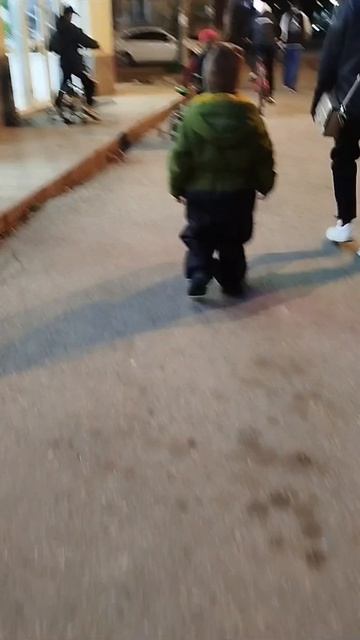 А ВЫ РАЗРЕШАЕТЕ СВОЕМУ РЕБЁНКУ ПРОЯВЛЯТЬ СЕБЯ ПОСРЕДСТВОМ ОДЕЖДЫ?