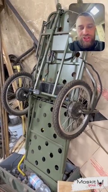 Как вам такие мобильные носилки?