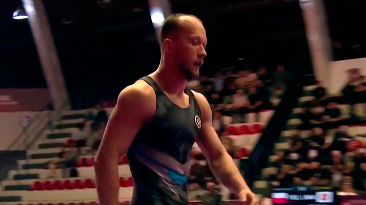 Эмин Сефершаев и Сергей Емелин завоевали золото на чемпионате Европы по борьбе.