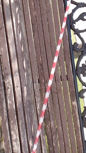 НА ЛАВОЧКИ ЗАПРЕТИЛИ САДИТСЯ