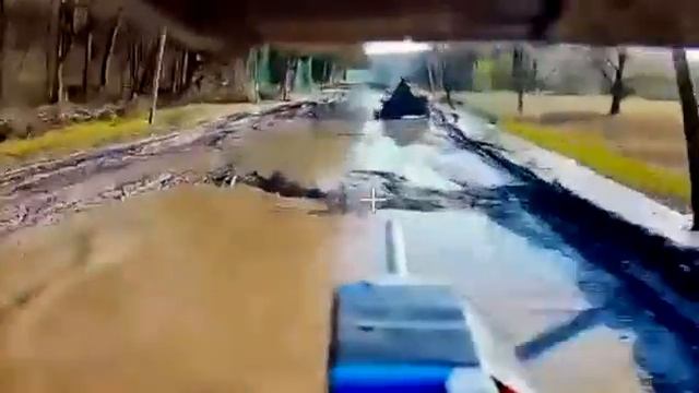 Судя по видео, сети украинским солдатам от дронов не особо помогают. Операторы быстро находят, где м