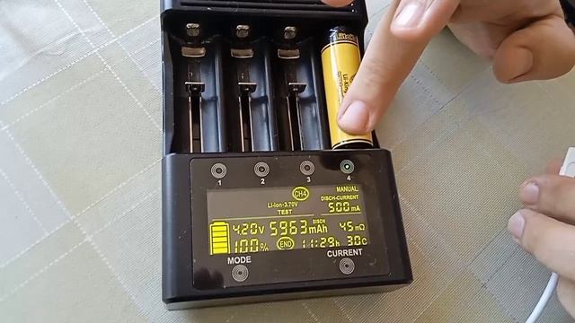 новый зарядник под макиту