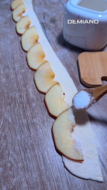 «Розочки из слоёного теста с яблоком»🌹