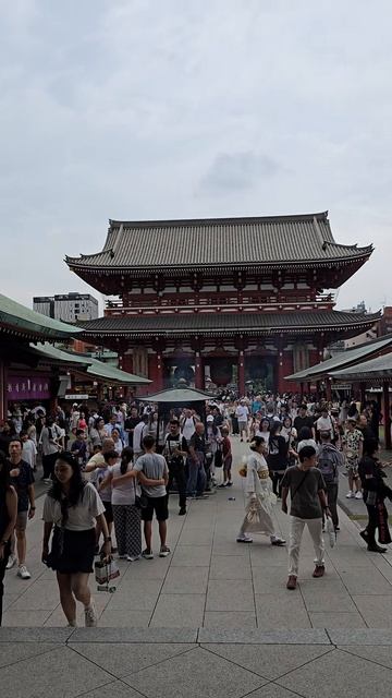 Храм Сэнсо-дзи в Токио, Япония