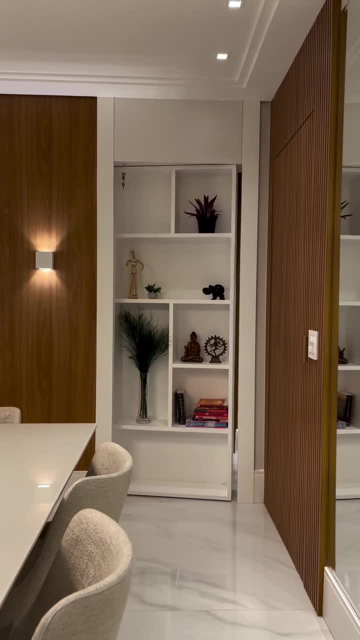 Хотите спрятать целую комнату? Скрытые двери — это не магия, а грамотная планировка.