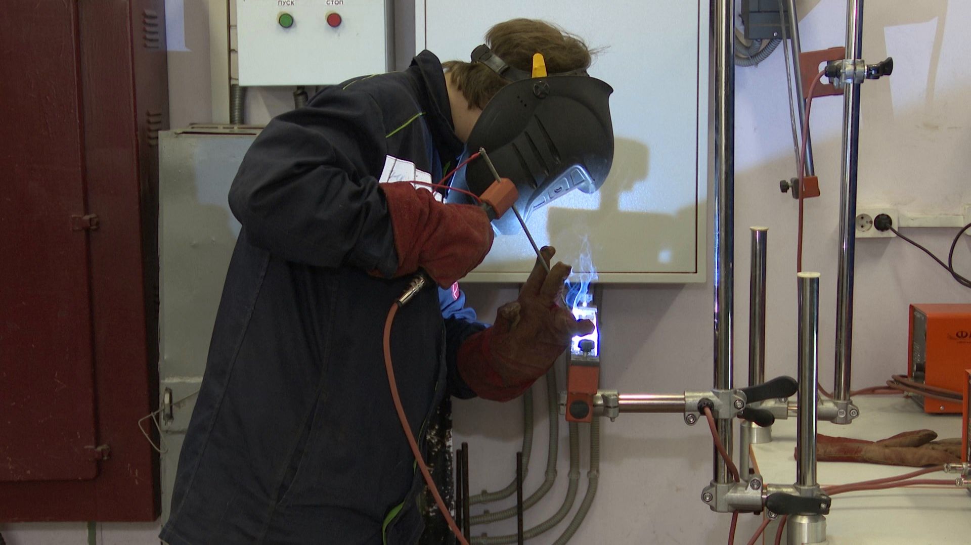 От симулятора к настоящему делу: как в Рязани готовят будущих сварщиков